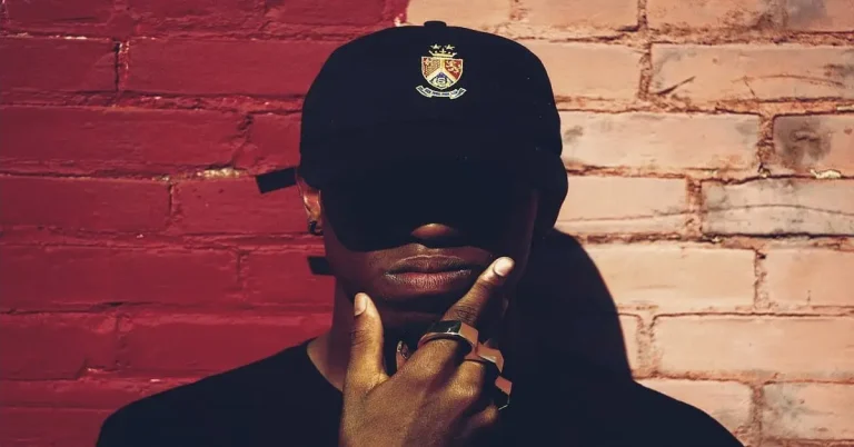 black baseball cap