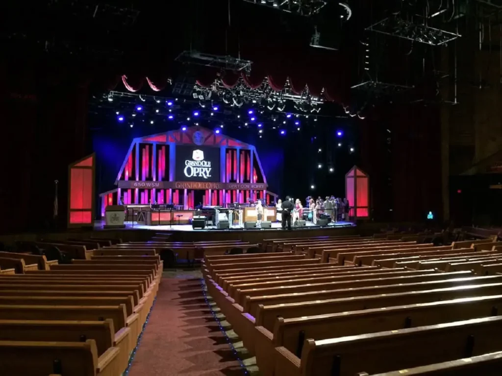Grand Ole Opry Tour: 6 Essential Tips for Attendees 1