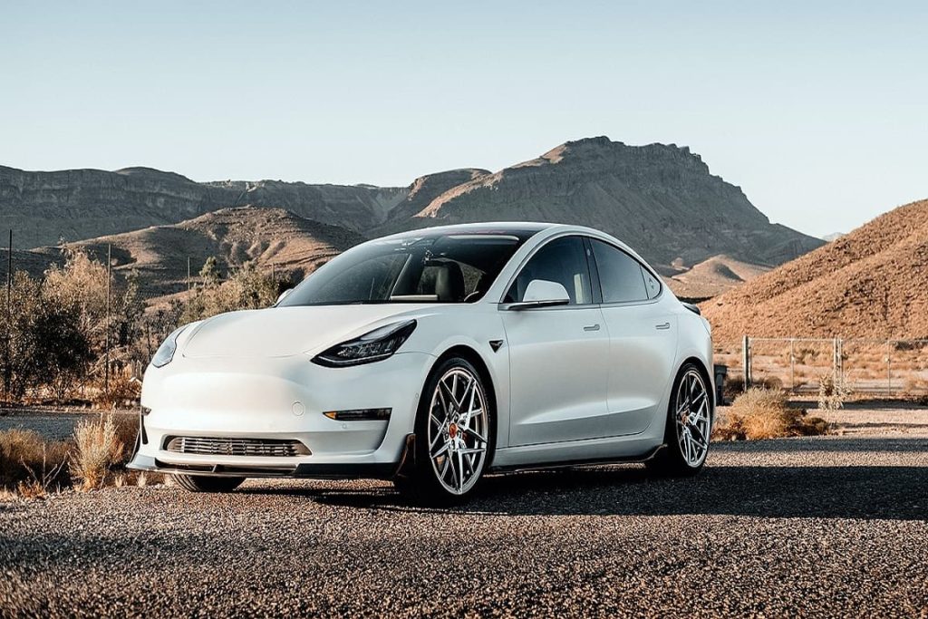 Tesla Model 3 Roof Rack- Top 7 Accessories for Your TM 3 RR 2 Tesla Model 3 Roof Rack- Top 7 Accessories for Your TM 3 RR 1